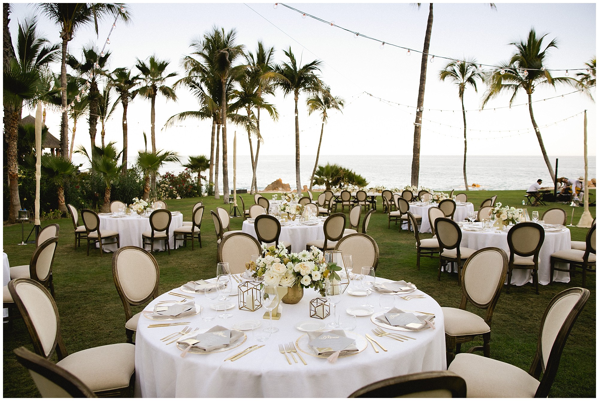 elegant white tablescapes at a one&only Palmilla wedding