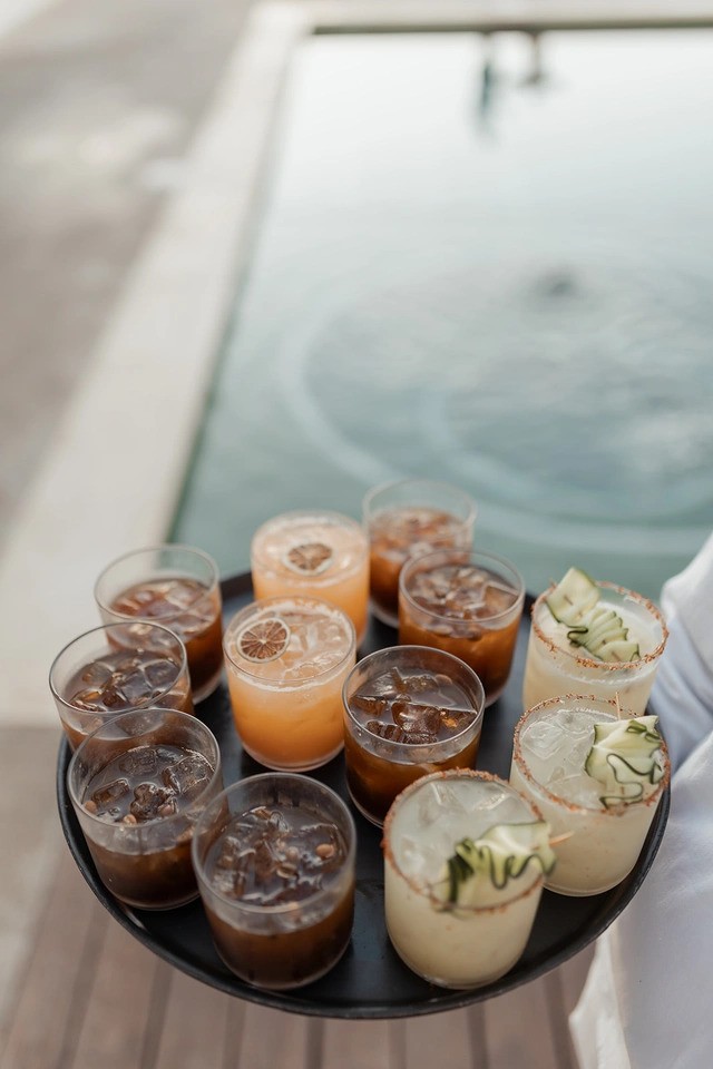 cocktails for wedding guests